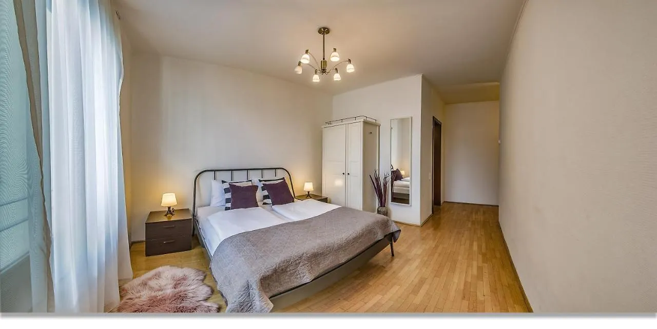 شقة فندقية بودابست Urban Apartments Gozsdu