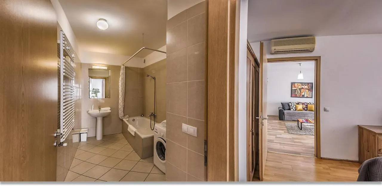 بودابست Urban Apartments Gozsdu المجر